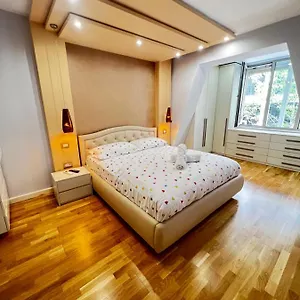 شقة Center, تيرانا
